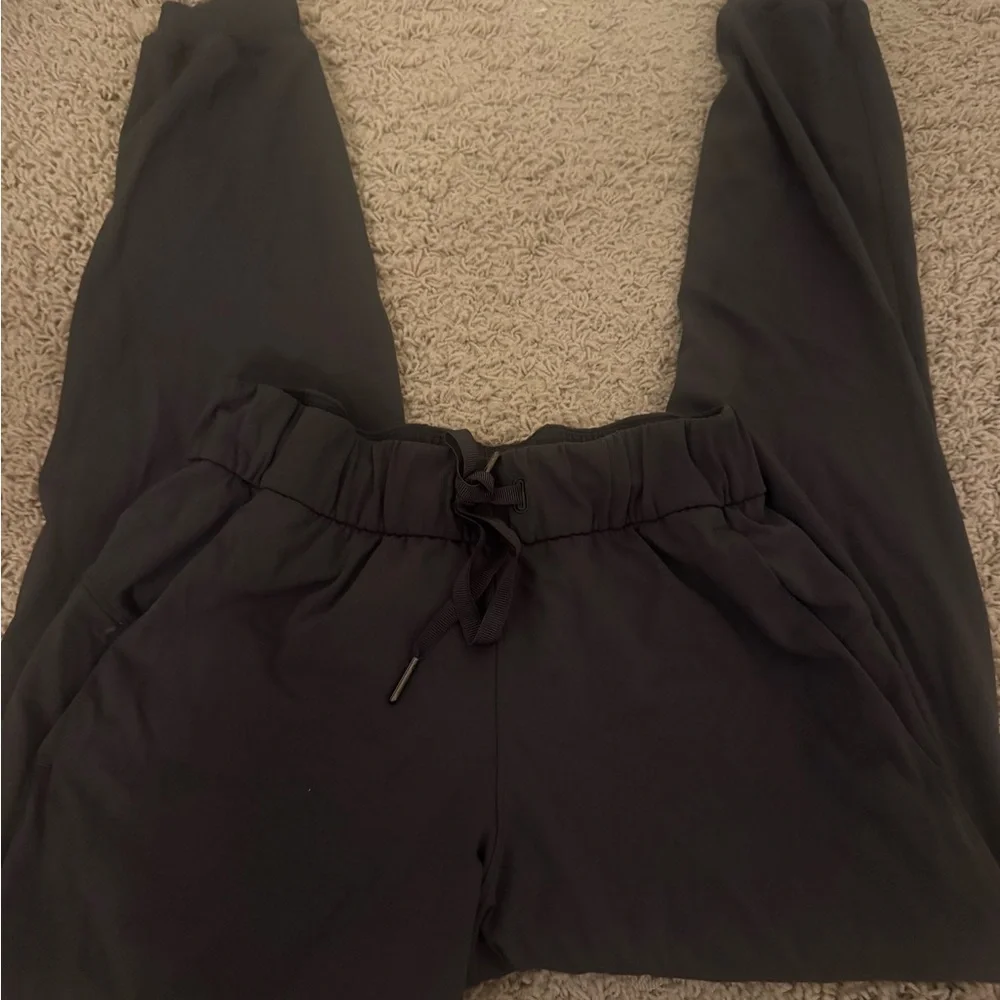 Lululemon dark grey joggers